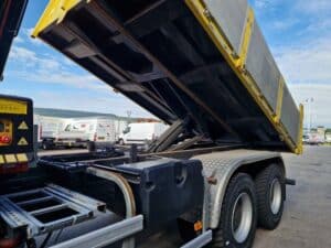 RENAULT C440 BENNE + GRUE
