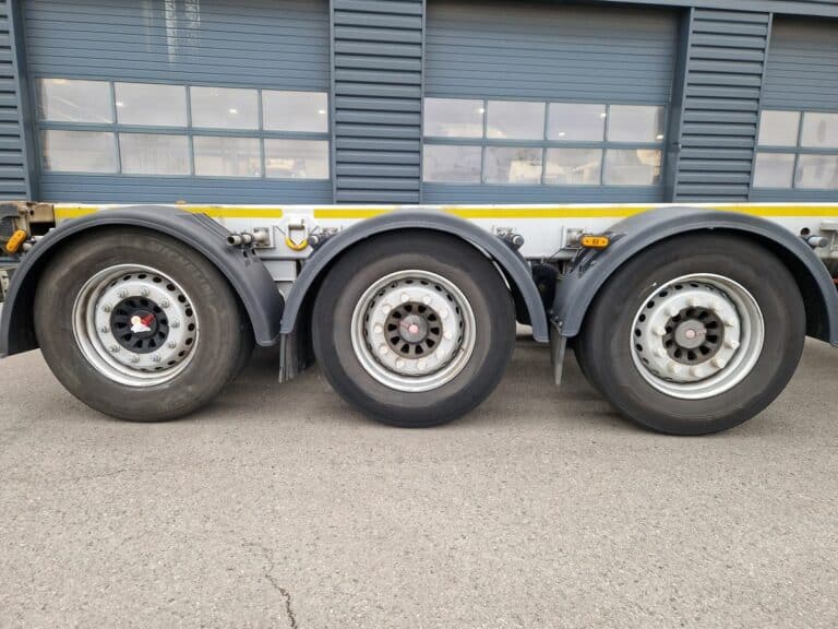 LECITRAILER PORTE CONTAINERS MULTIPOSITIONS
