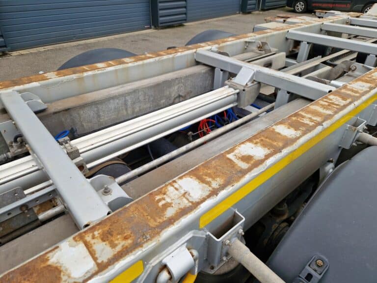 LECITRAILER PORTE CONTAINERS MULTIPOSITIONS