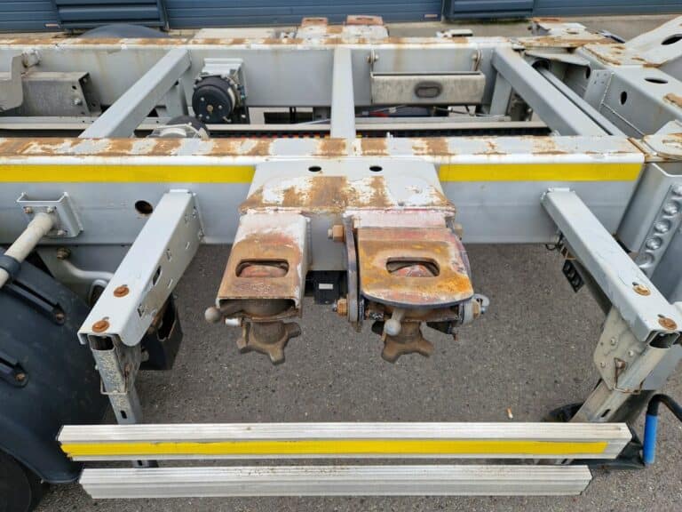 LECITRAILER PORTE CONTAINERS MULTIPOSITIONS