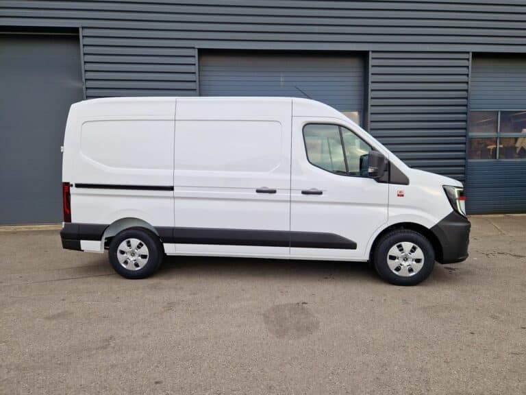 RENAULT MASTER L2H2 RED 150