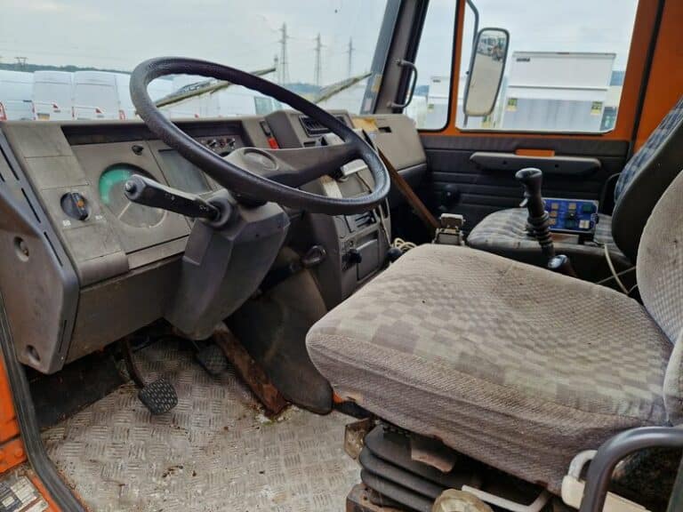 MERCEDES UNIMOG U90
