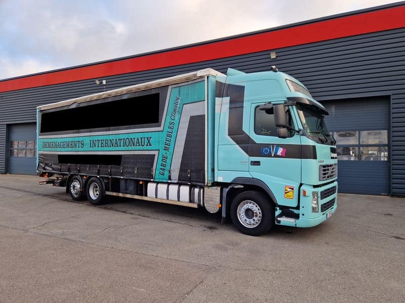 VOLVO FH 400 CURTAIN SIDE + LIFTGATE