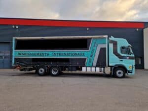 VOLVO FH 400 CURTAIN SIDE + LIFTGATE