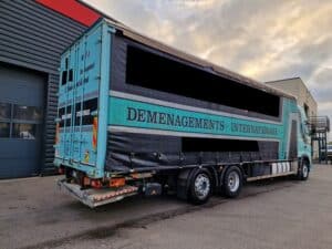 VOLVO FH 400 CURTAIN SIDE + LIFTGATE