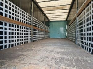 VOLVO FH 400 CURTAIN SIDE + LIFTGATE