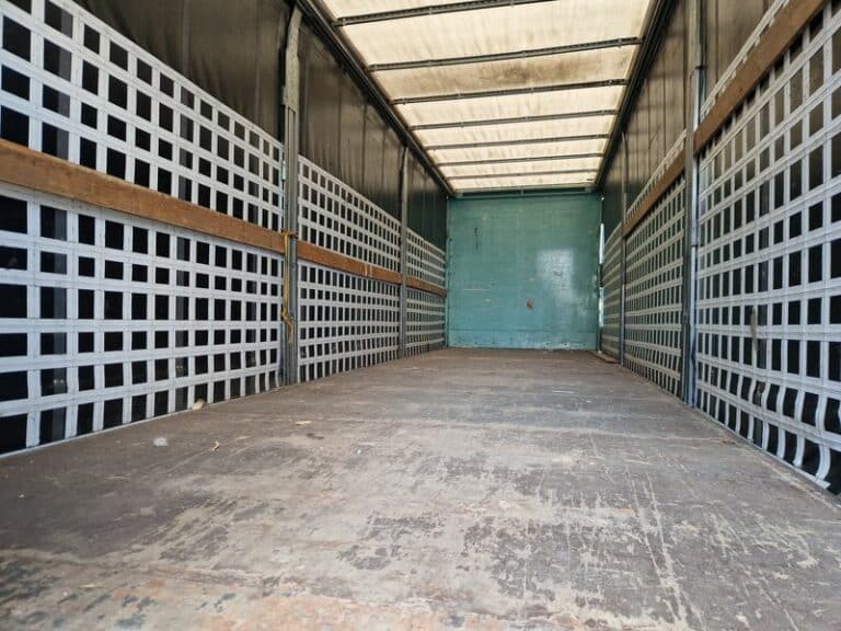 VOLVO FH 400 CURTAIN SIDE + LIFTGATE