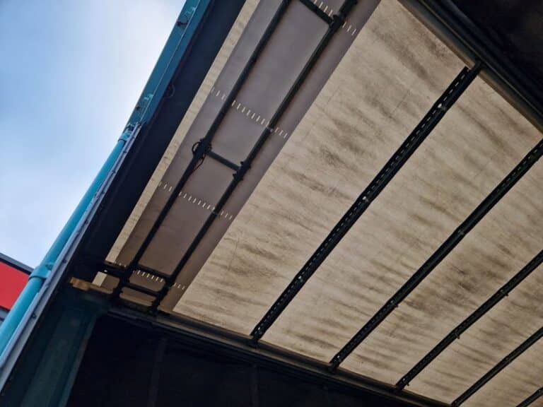 VOLVO FH 400 CURTAIN SIDE + LIFTGATE