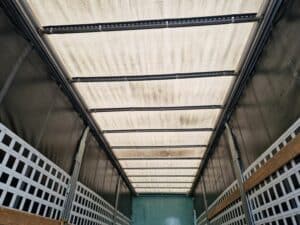 VOLVO FH 400 CURTAIN SIDE + LIFTGATE
