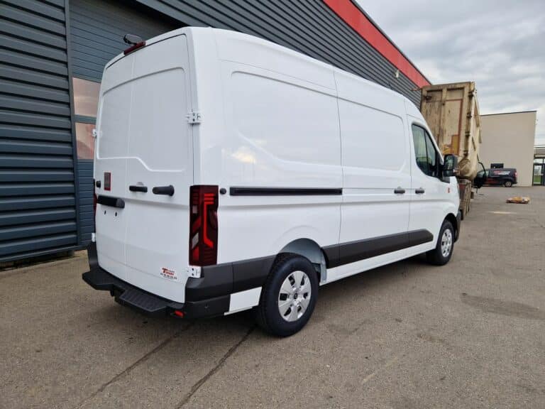 RENAULT MASTER L2H2 ROJO 170