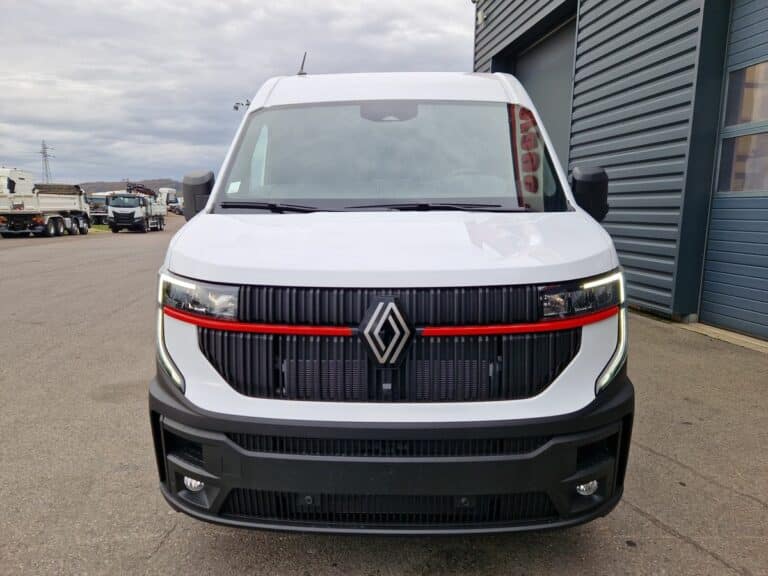 RENAULT MASTER L2H2 ROJO 170