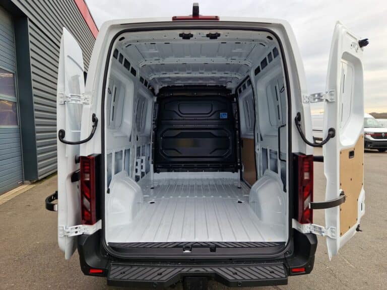 RENAULT MASTER L2H2 ROJO 170