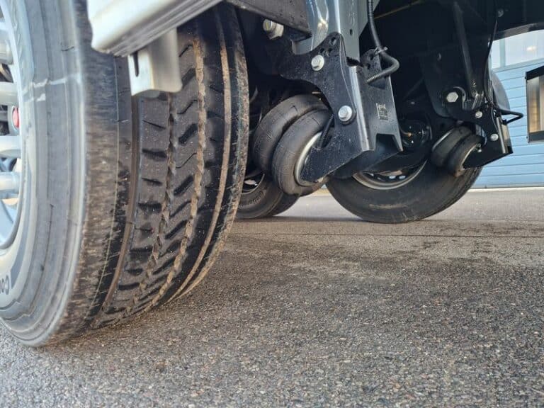 LECITRAILER FLATBED TWISTLOCKS
