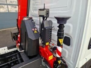 IVECO DAILY 35-160 TIPPER + REMOTE-CONTROLLED CRANE + HYDRAULICS