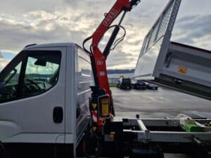 IVECO DAILY 35-160 TIPPER + REMOTE-CONTROLLED CRANE + HYDRAULICS