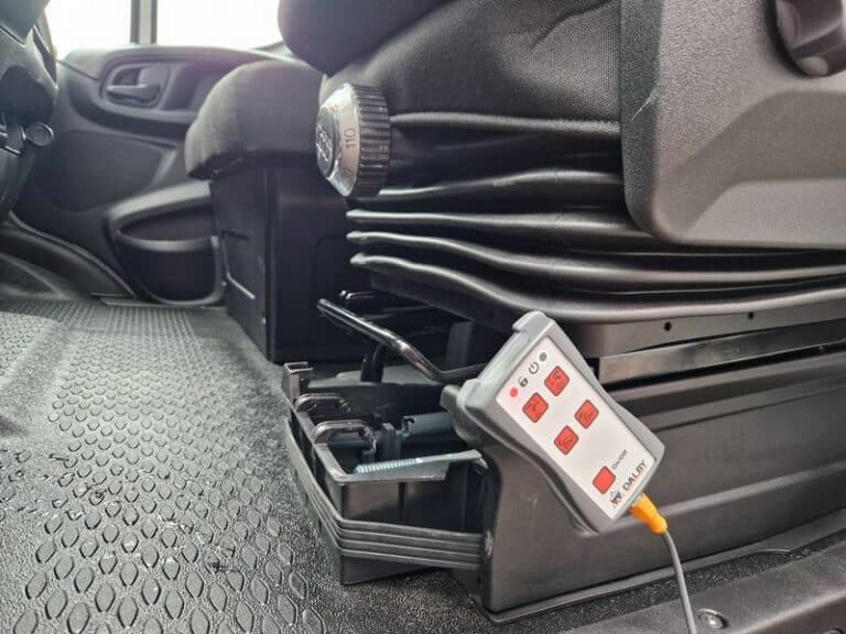 IVECO DAILY 35-160 HOOKLIFT + STORAGE BOX + CONTAINER