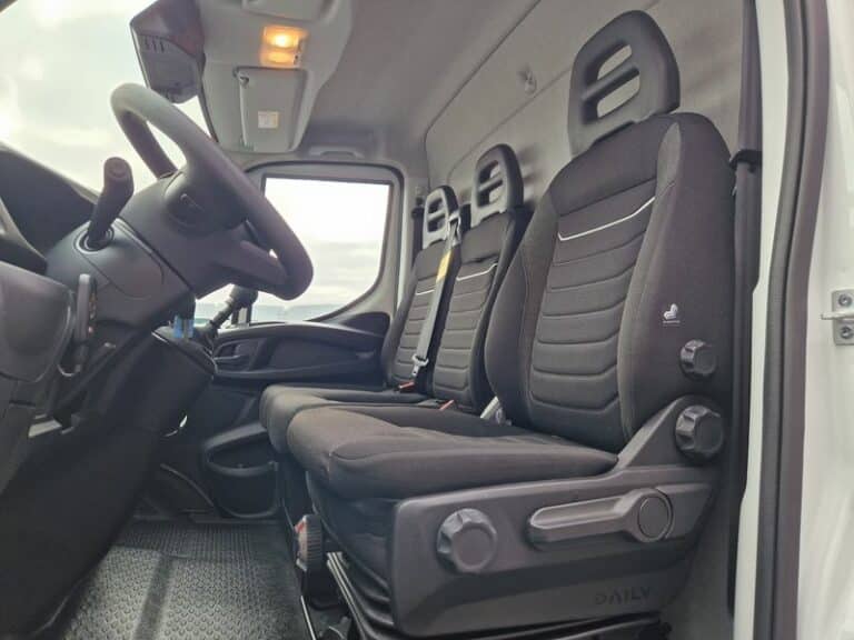 IVECO DAILY 35-160 TIPPER + REMOTE-CONTROLLED CRANE