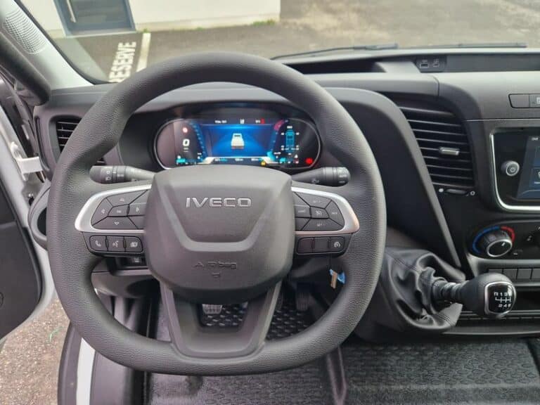 IVECO DAILY 35-160 TIPPER + REMOTE-CONTROLLED CRANE