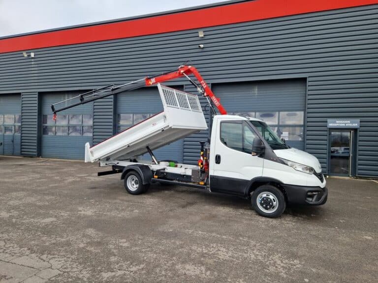 IVECO DAILY 35-160 BASCULANTE + GRÚA RADIO DIRIGIDA