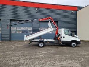 IVECO DAILY 35-160 TIPPER + REMOTE-CONTROLLED CRANE