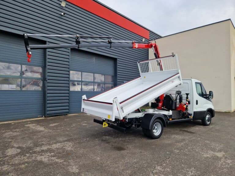 IVECO DAILY 35-160 TIPPER + REMOTE-CONTROLLED CRANE