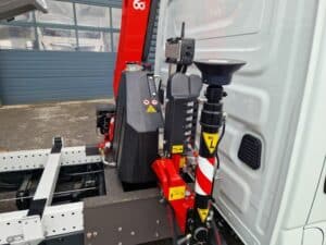 IVECO DAILY 35-160 TIPPER + REMOTE-CONTROLLED CRANE