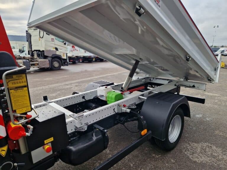 IVECO DAILY 35-160 TIPPER + REMOTE-CONTROLLED CRANE