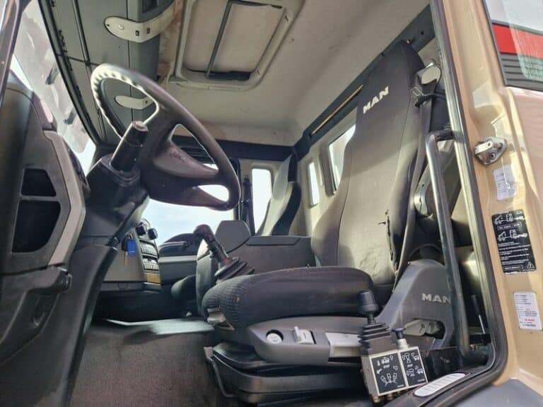 MAN TGS 26.360 Tipper + Crane