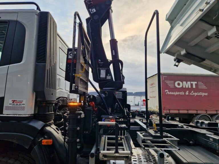 IVECO X-WAY 480 BI-BENNE + GRUE / INTARDER