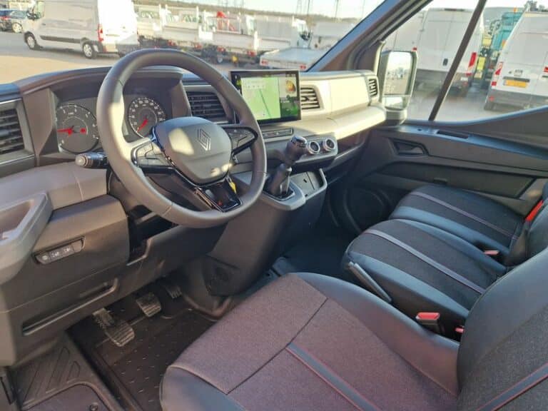 RENAULT MASTER 170 RED PLATEAU 4.60M