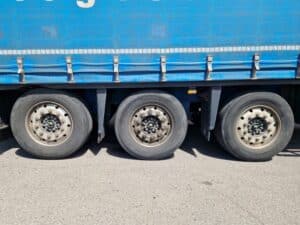 SCHMITZ TAUTLINER REHAUSSABLE FOSSE A BOBINES