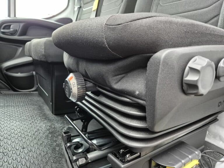 IVECO DAILY 35-180 BVA BENNE + COFFRE
