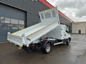 IVECO DAILY 35-180 BVA BENNE + COFFRE