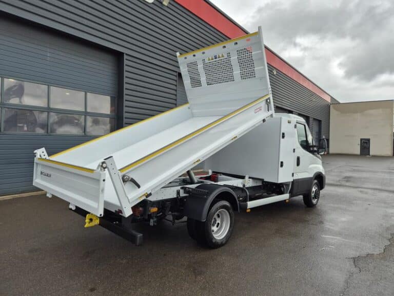 IVECO DAILY 35-180 BVA BENNE + COFFRE