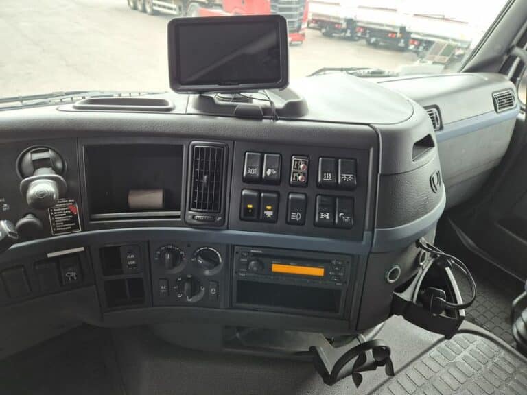 VOLVO FH 480 DEPANNEUSE