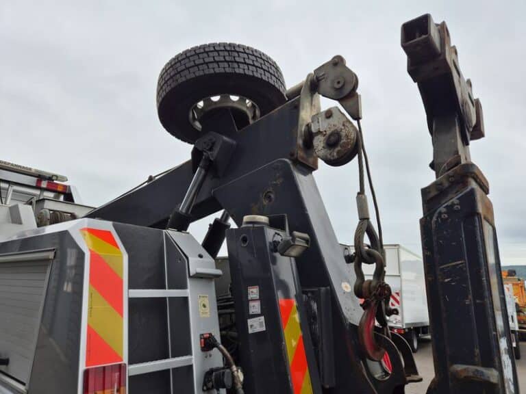 VOLVO FH 480 DEPANNEUSE
