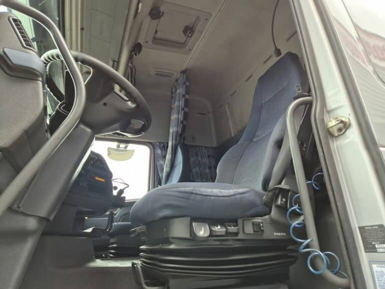 VOLVO FH 480 DEPANNEUSE