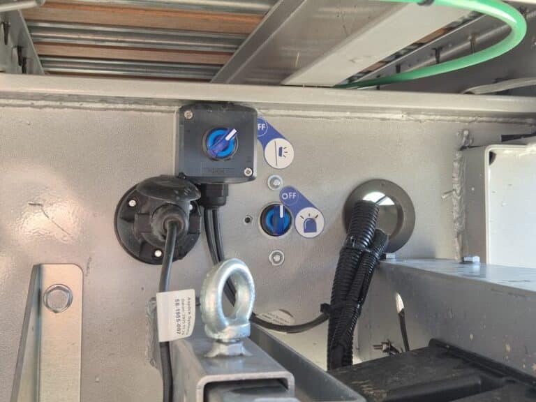 LECITRAILER PLATEAU TWISTLOCKS EXTENSIBLE