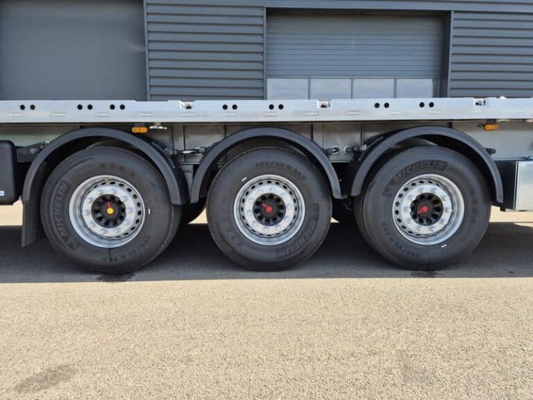 LECITRAILER PLATEAU TWISTLOCKS EXTENSIBLE