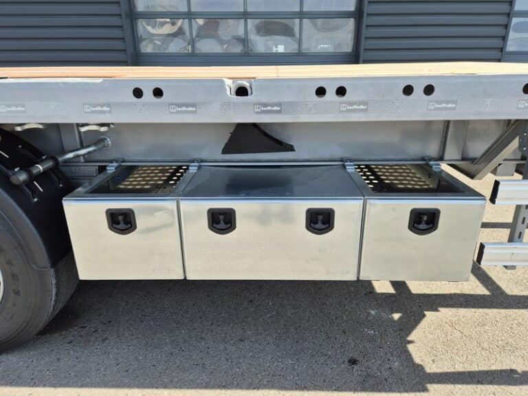 LECITRAILER PLATEAU TWISTLOCKS EXTENSIBLE