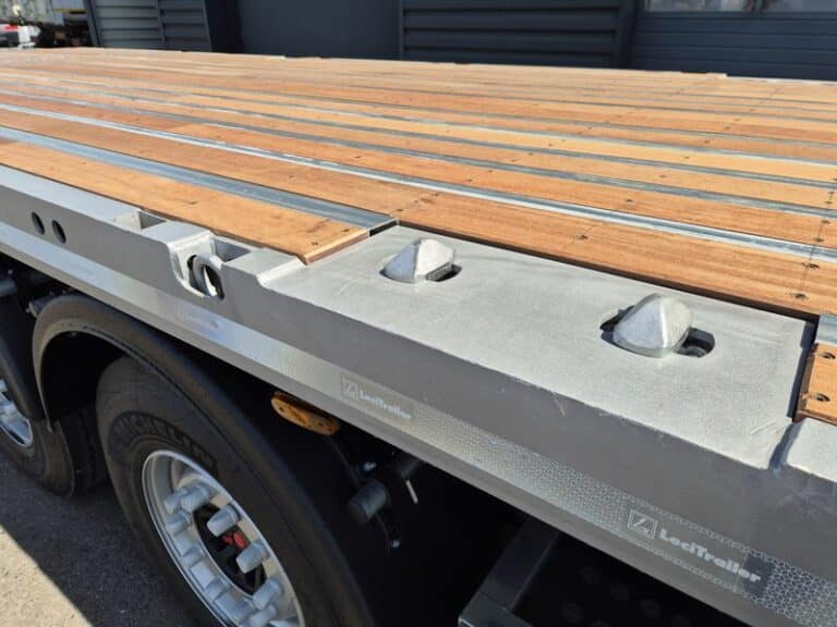 LECITRAILER PLATEAU TWISTLOCKS EXTENSIBLE
