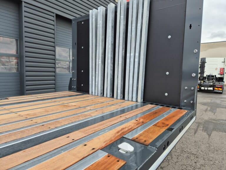LECITRAILER PLATEAU TWISTLOCKS