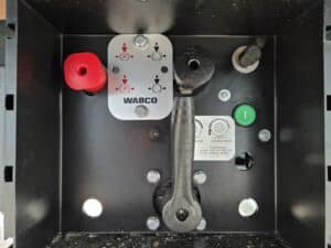 LECITRAILER PLATEAU TWISTLOCKS
