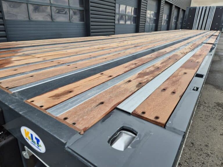 LECITRAILER PLATEAU TWISTLOCKS