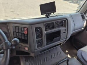 RENAULT MIDLUM 180 VAN A CHEVAUX