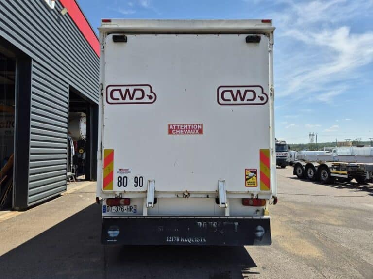 RENAULT MIDLUM 180 VAN A CHEVAUX