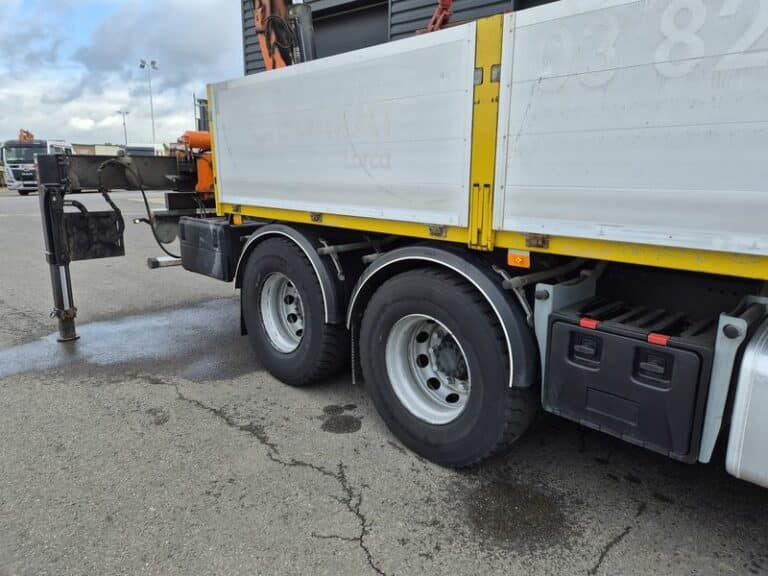 VOLVO FMX 460 PLATEAU + GRUE
