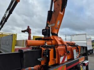 VOLVO FMX 460 PLATEAU + GRUE