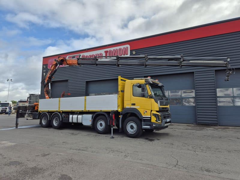 VOLVO FMX 460 PLATEAU + GRUE