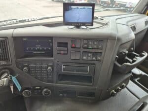 VOLVO FMX 460 PLATEAU + GRUE